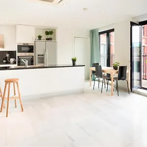 Marble In The Center Of Appartement Anvers